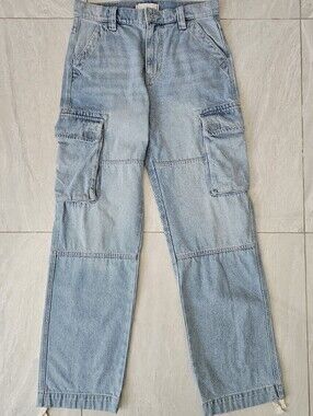 BDG NWOT skate fit light wash cargo jeans with drawstring at hem
